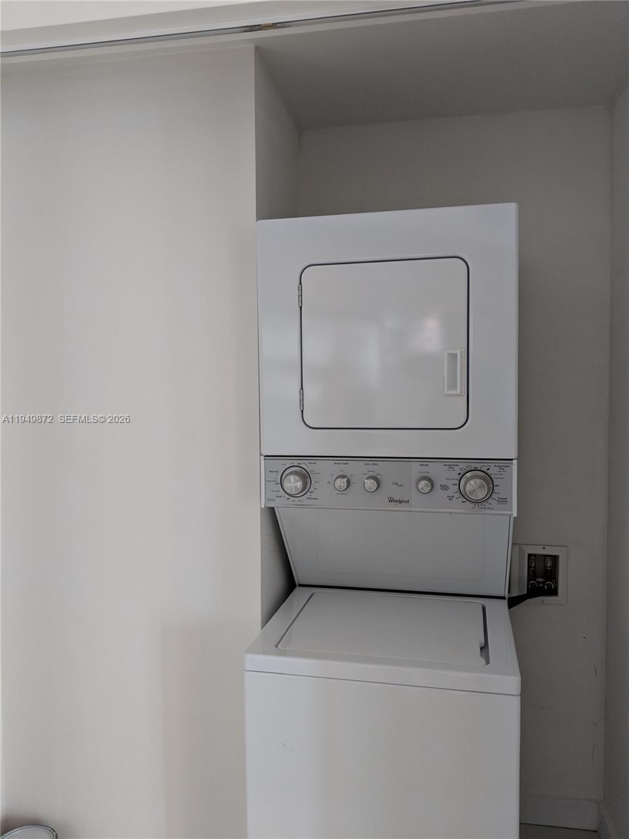 WIND CONDO - Residential