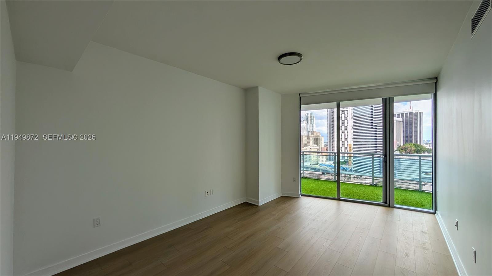 WIND CONDO - Residential