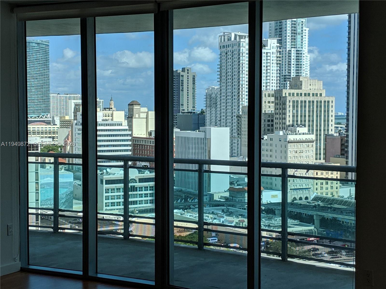 WIND CONDO - Residential