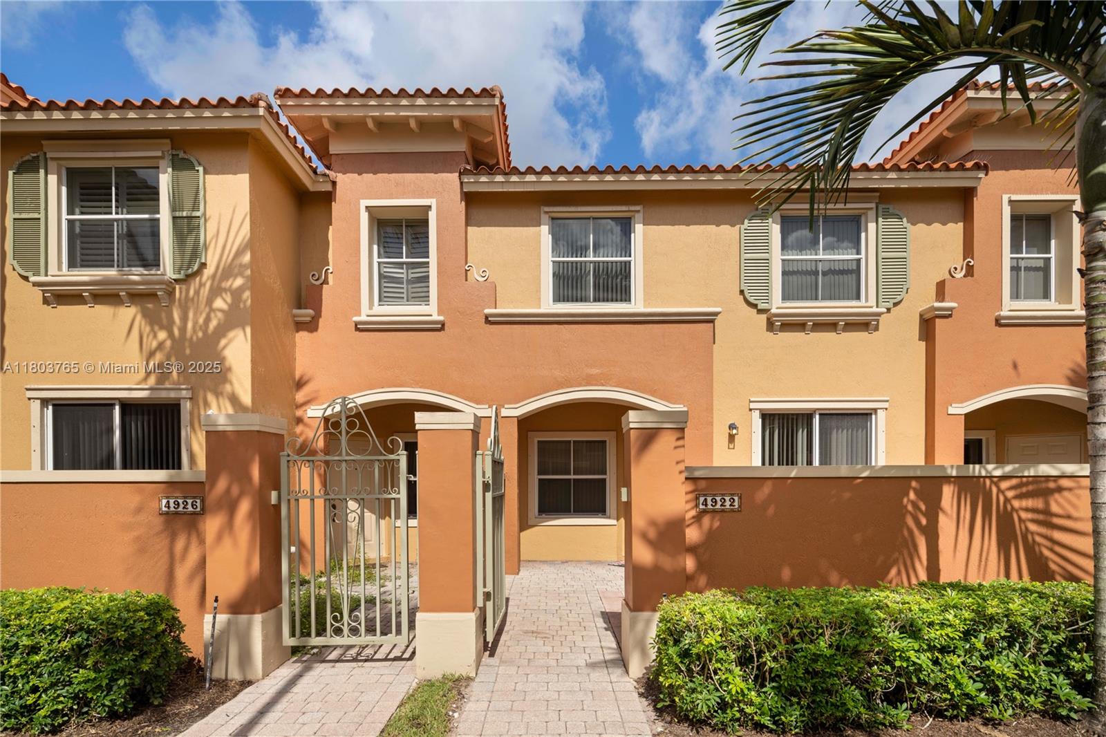 4922 Sailboat Dr 4608, Dania Beach, Miami-Dade County, Florida - 2 Bedrooms  
3 Bathrooms - 