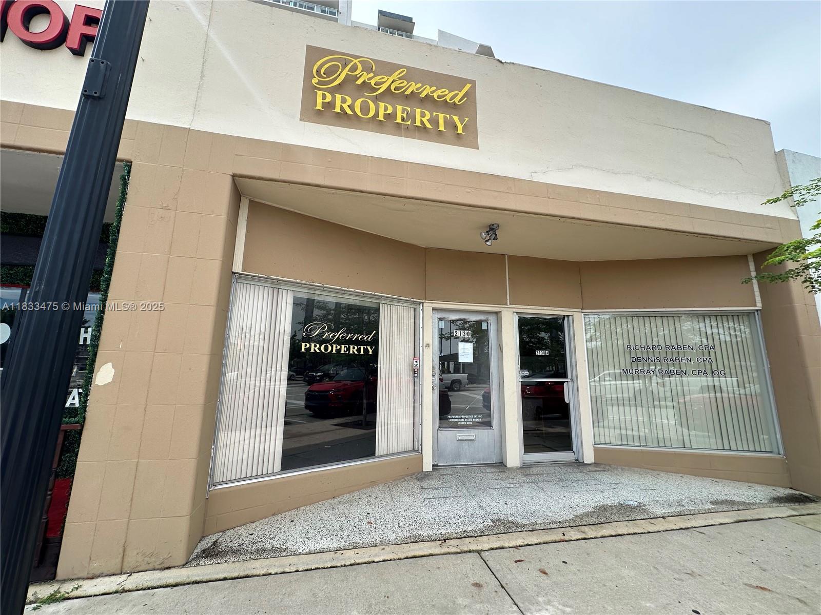 In the heart of Downtown Hollywood, this premier property has an unmatched A+++ position. The building is
approximately 1,100 square feet in size and features outstanding visibility and signage; as a result, it is an ideal
position for any retail, professional, or general office use. With over 50,000 vehicles passing by daily, the heavy
traffic area provides maximum visibility and foot traffic to businesses in the area. In addition, this excellent
location features an abundance of street parking, which further contributes to its convenience. This is a triple net
lease with an a CAM in addition to the price.