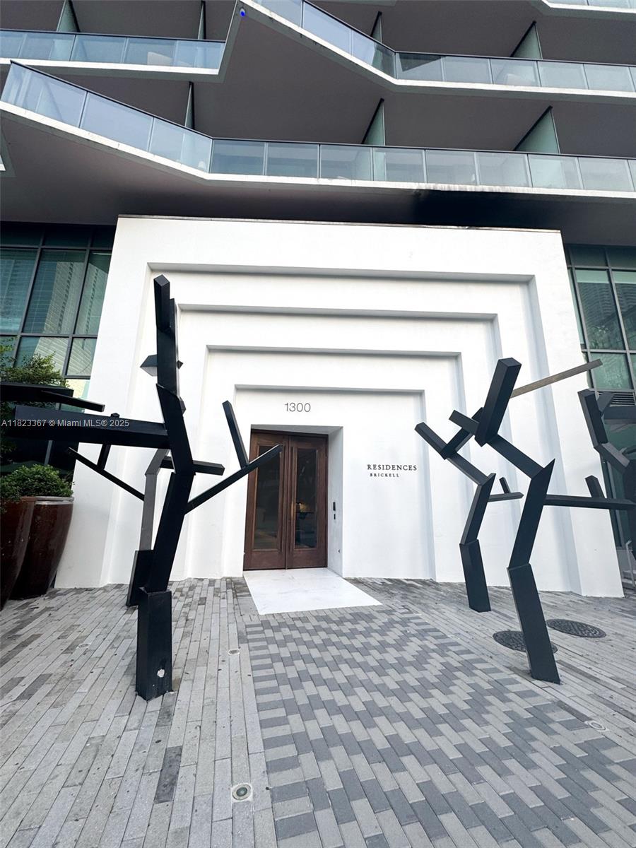 1300 S MIAMI AVENUE CONDO - Residential Lease