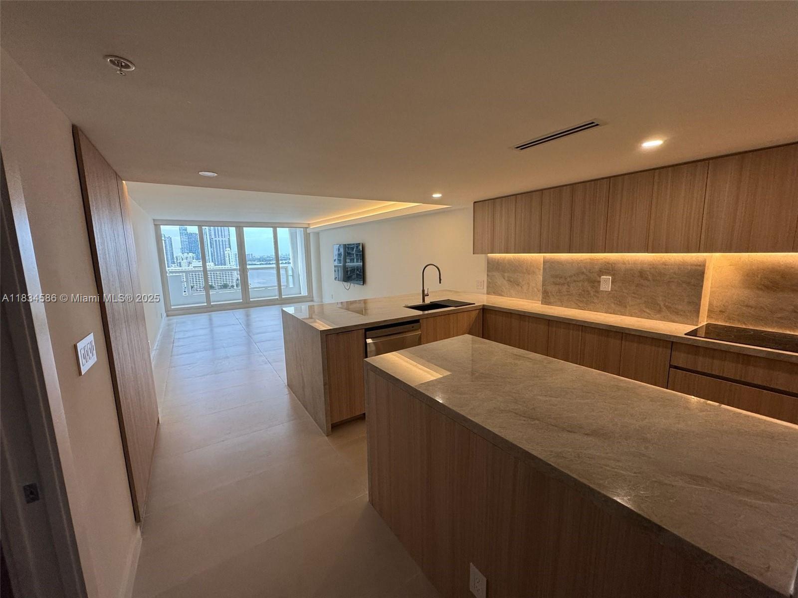 1717 N Bayshore Dr A-2539