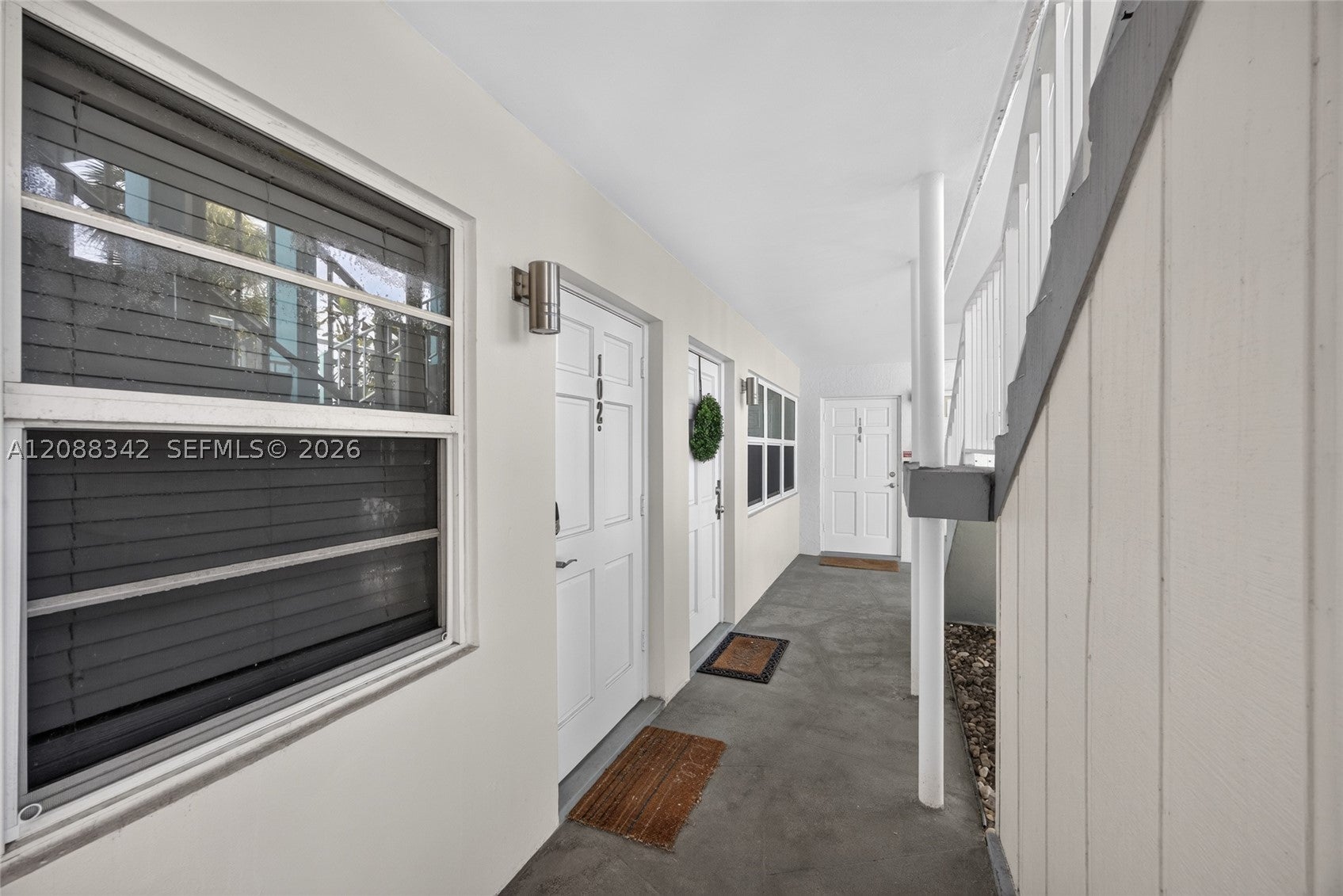 2715 NE 49th St 103