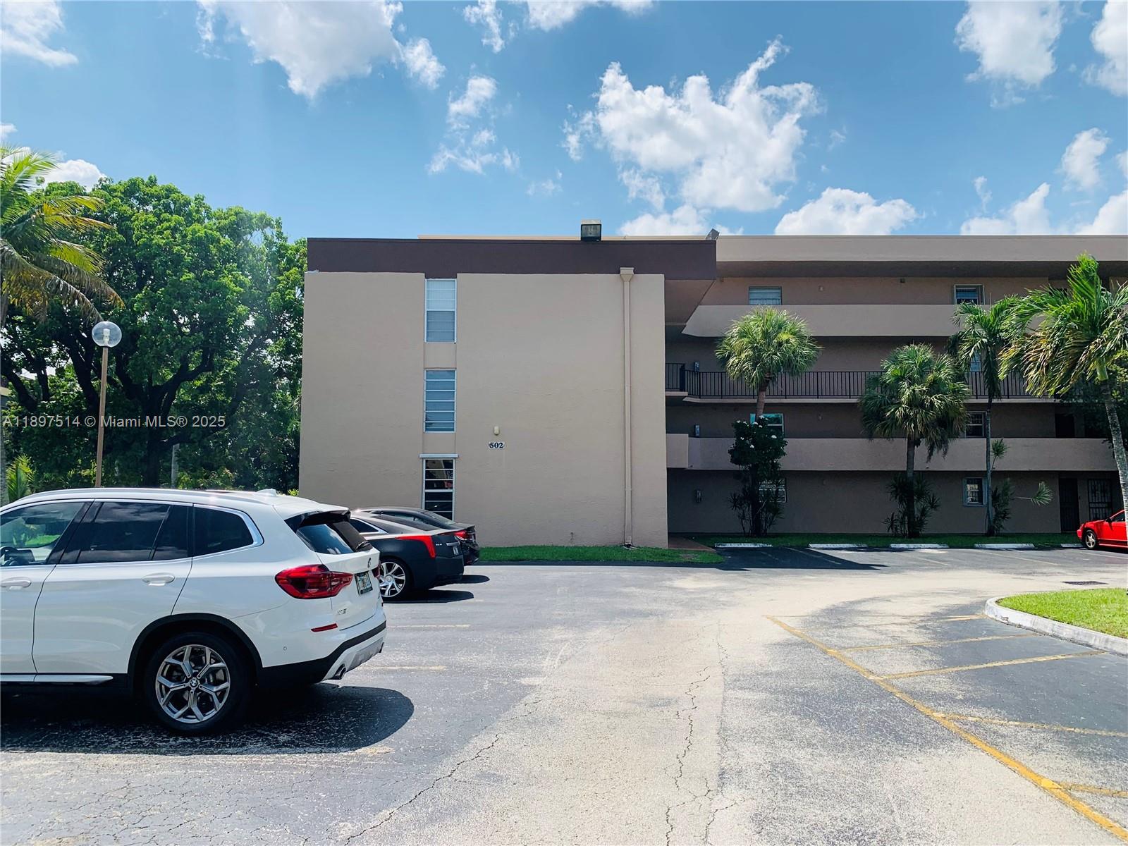 FERNWOODS NO 4 CONDO BLDG - Residential