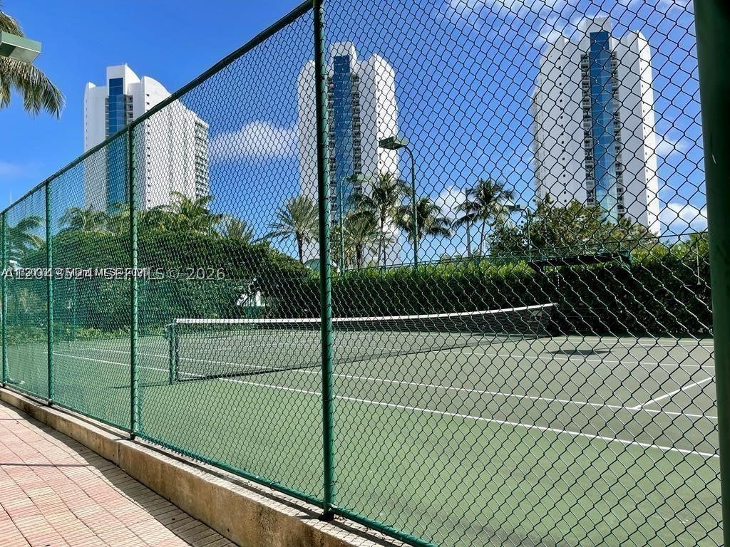 16400 Collins Ave 942