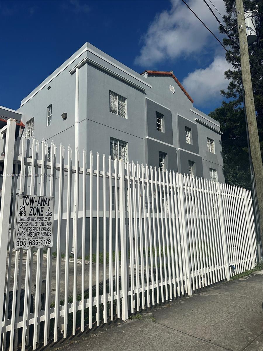 SUNRISE GARDENS CONDO - Residential Lease