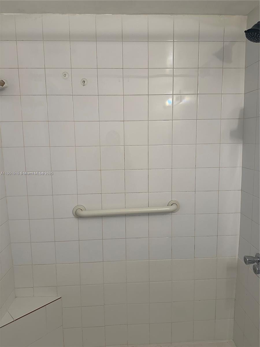 SUNRISE GARDENS CONDO - Residential Lease