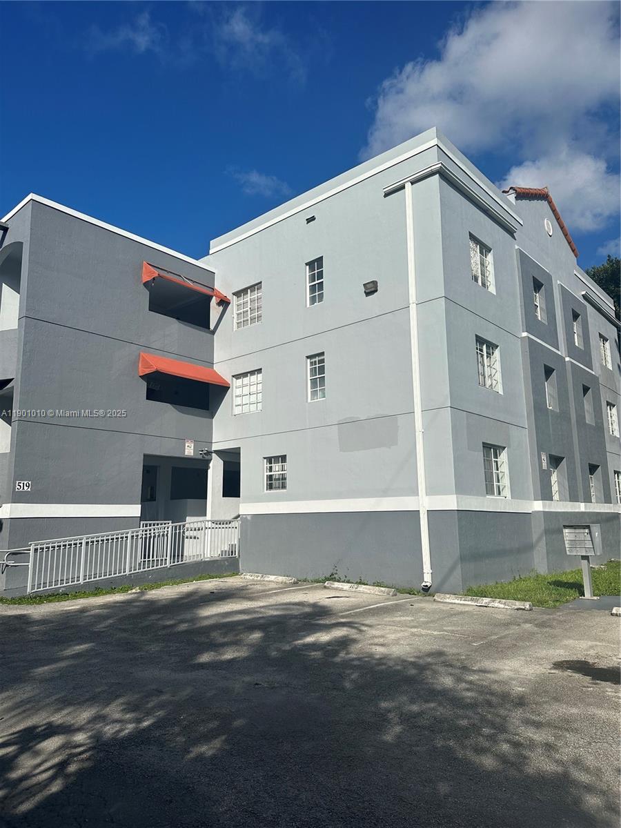 SUNRISE GARDENS CONDO - Residential Lease