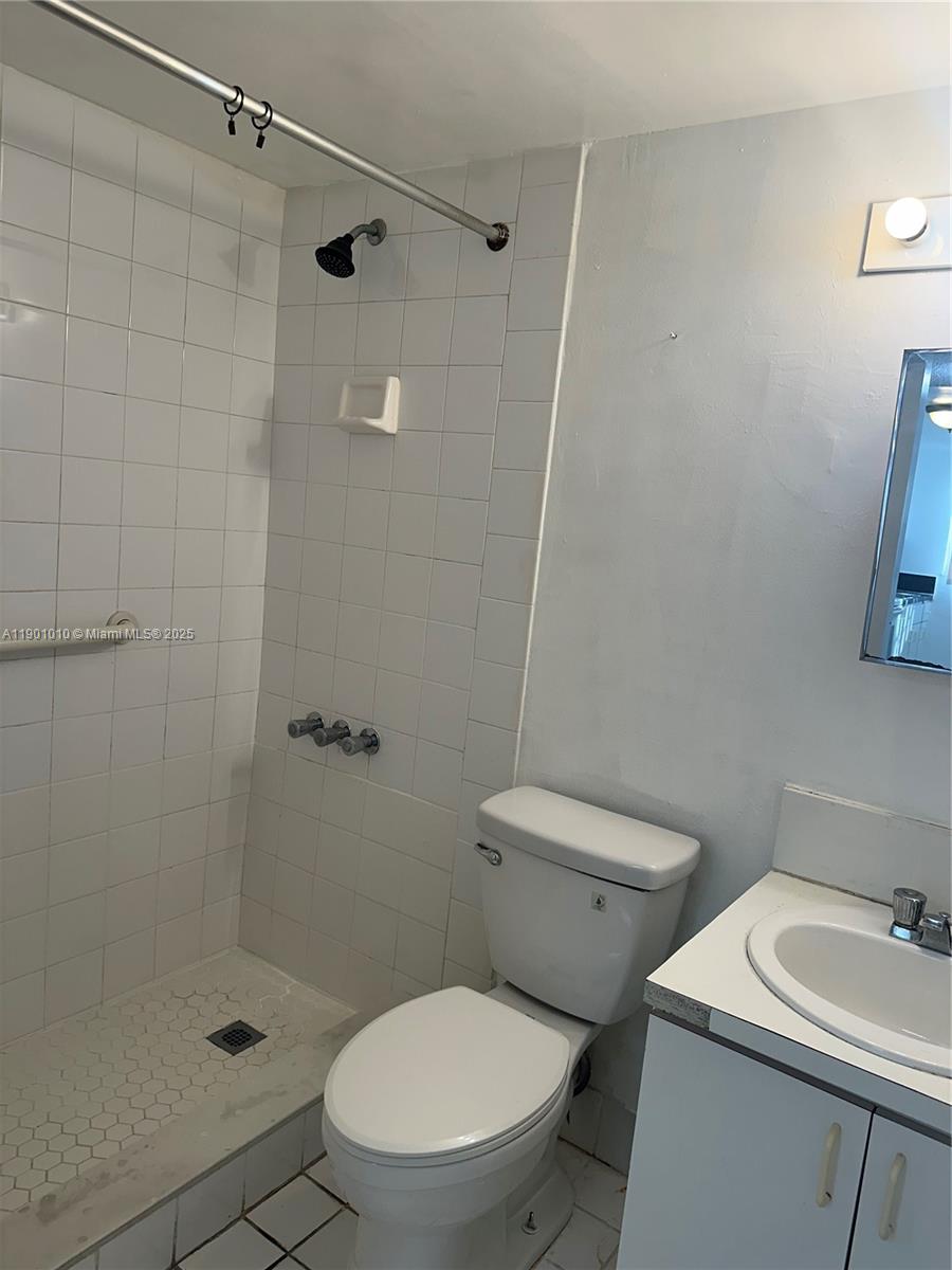 SUNRISE GARDENS CONDO - Residential Lease