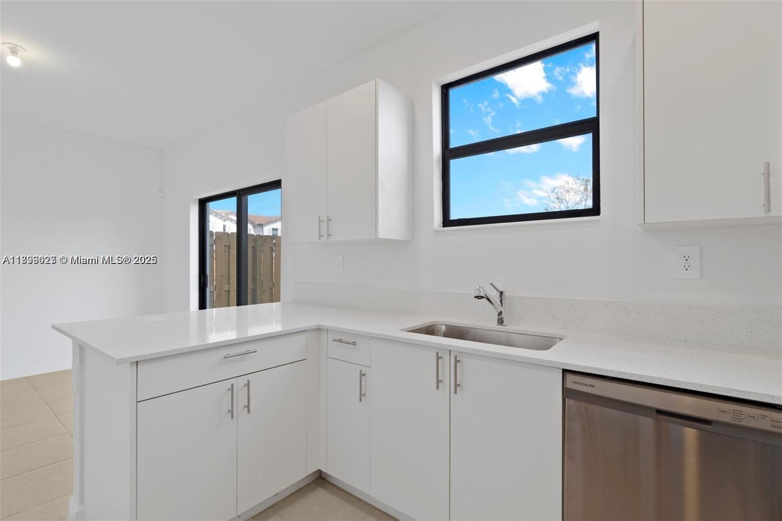SILVER PALM RESIDENTIAL H - Residential