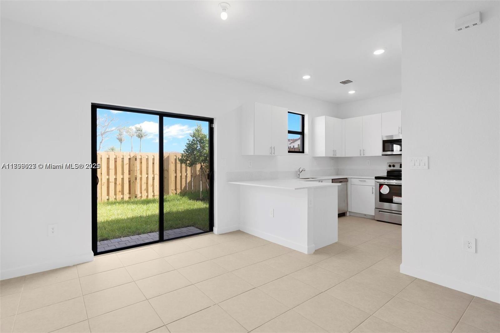 SILVER PALM RESIDENTIAL H - Residential