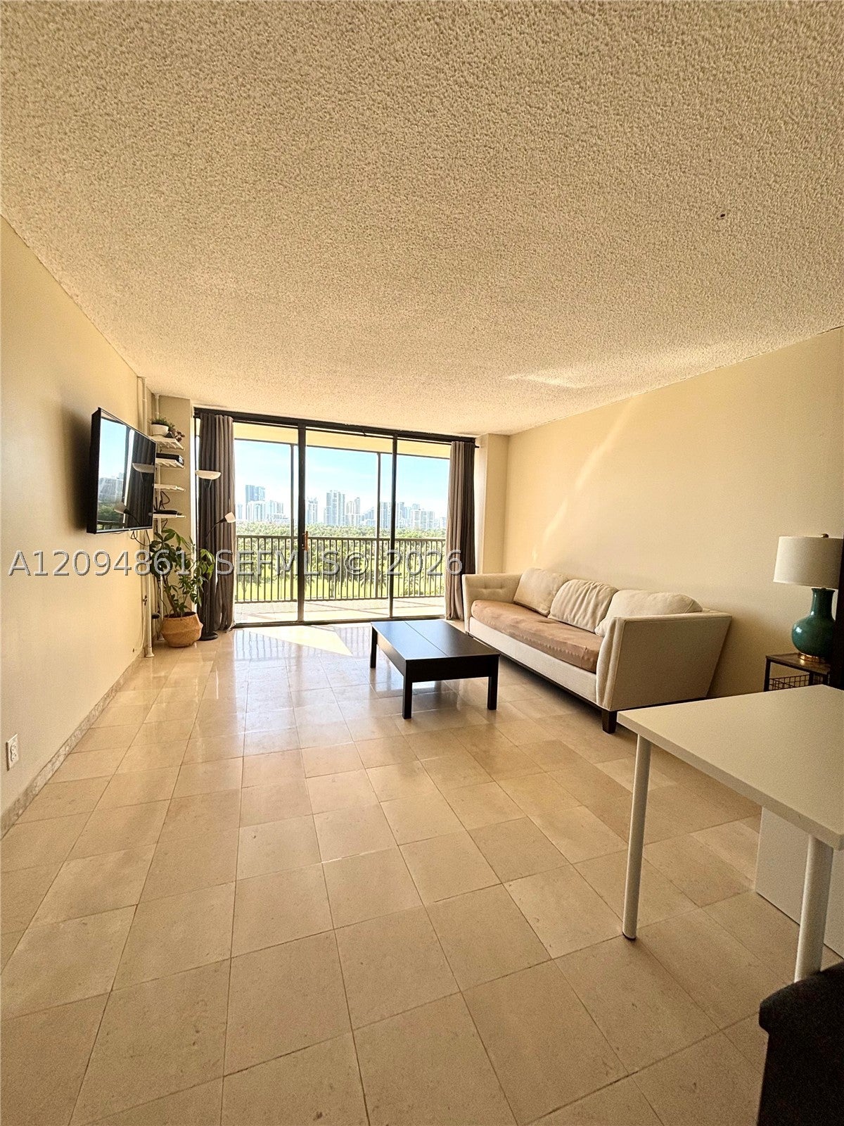 20301 W Country Club Dr 1025