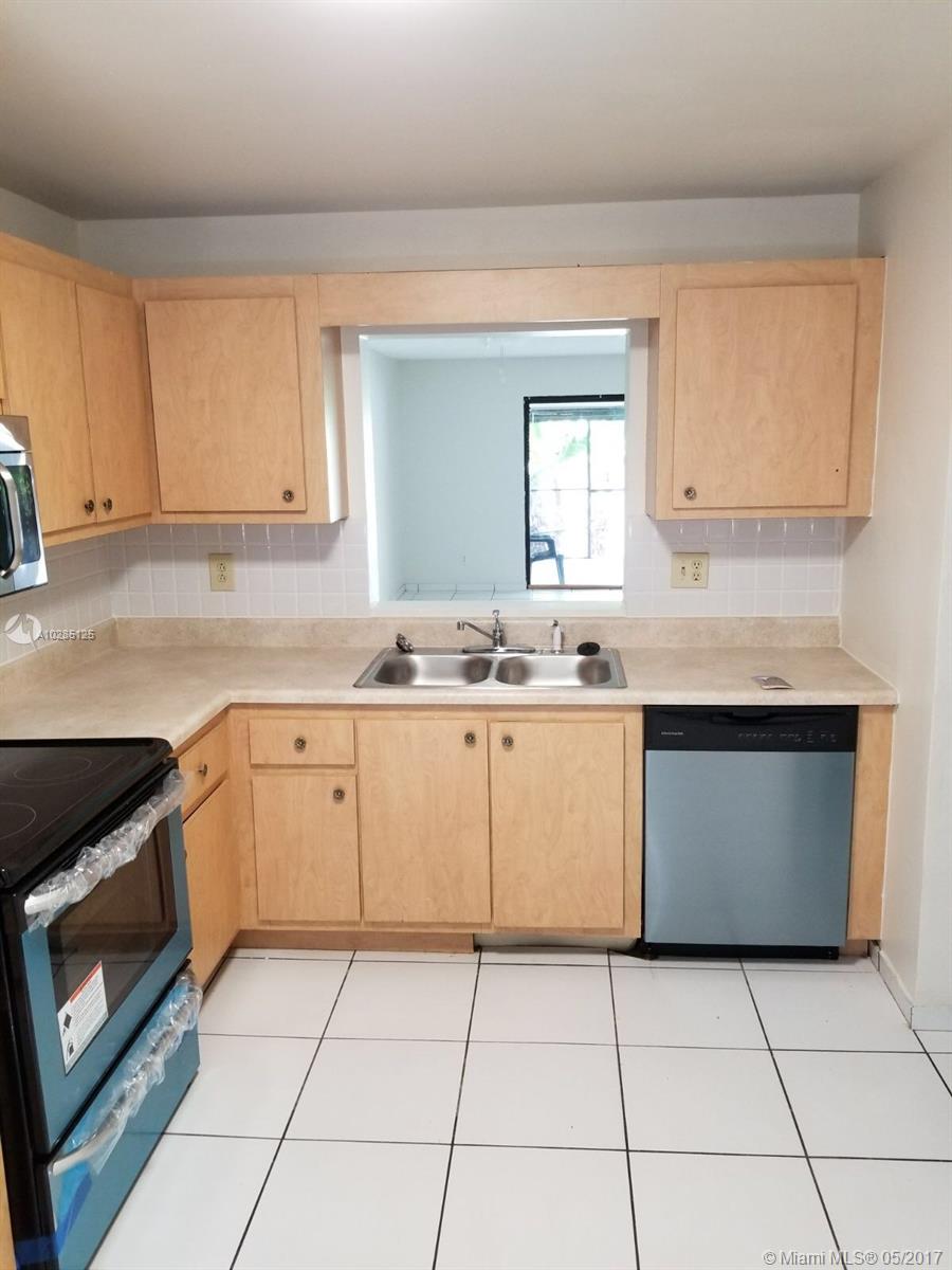 TWIN LAKES GARDENS - Residential Lease