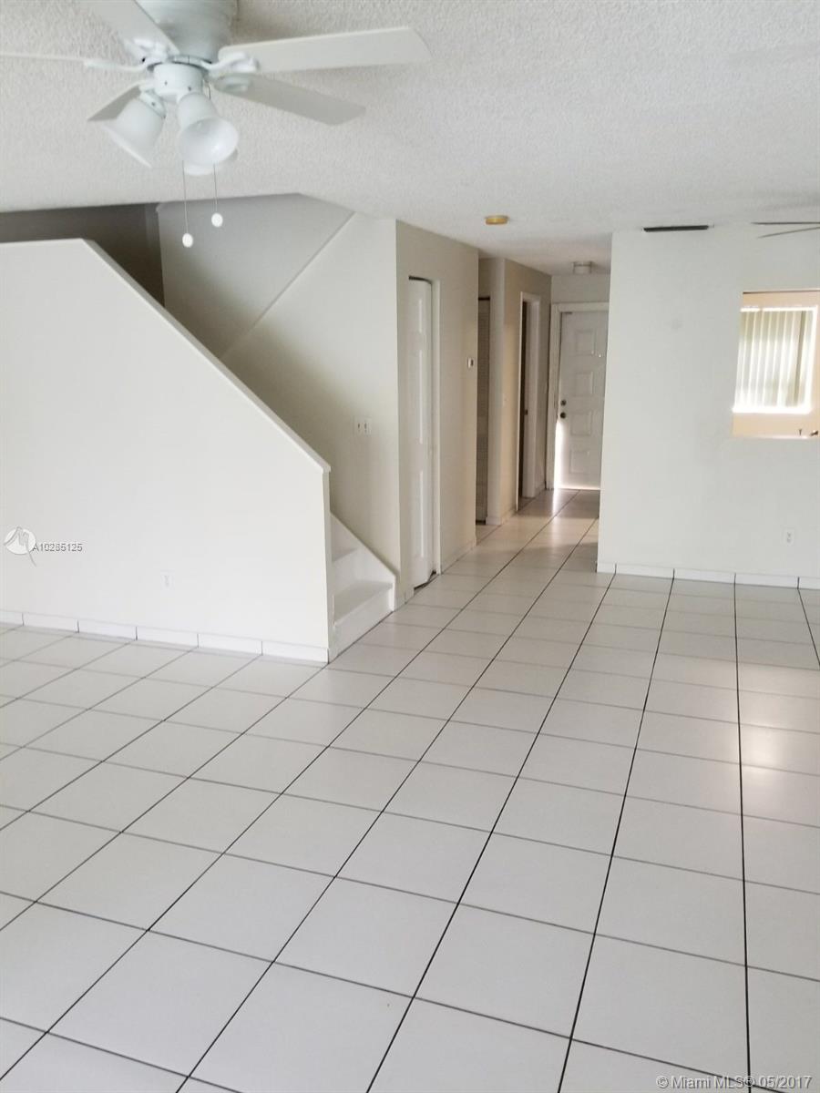 TWIN LAKES GARDENS - Residential Lease