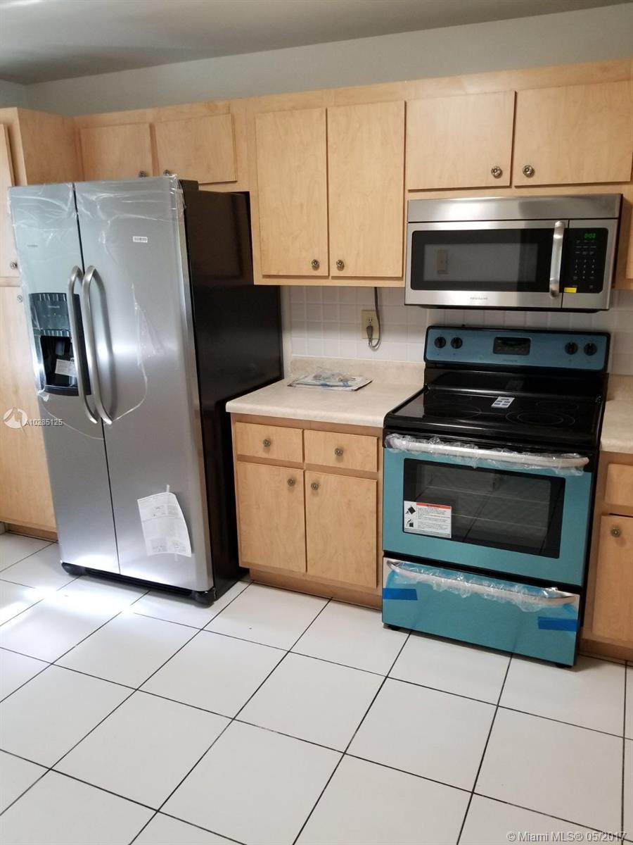 TWIN LAKES GARDENS - Residential Lease