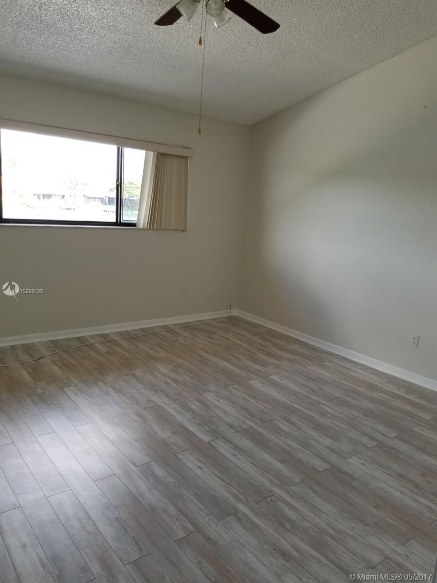 TWIN LAKES GARDENS - Residential Lease