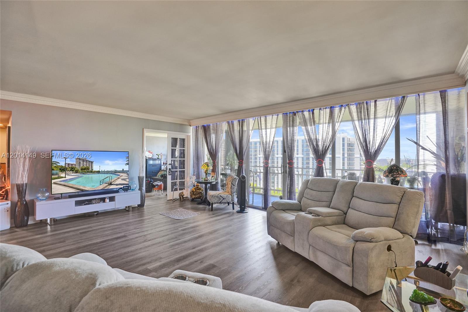 JOCKEY CLUB III CONDO - Residential