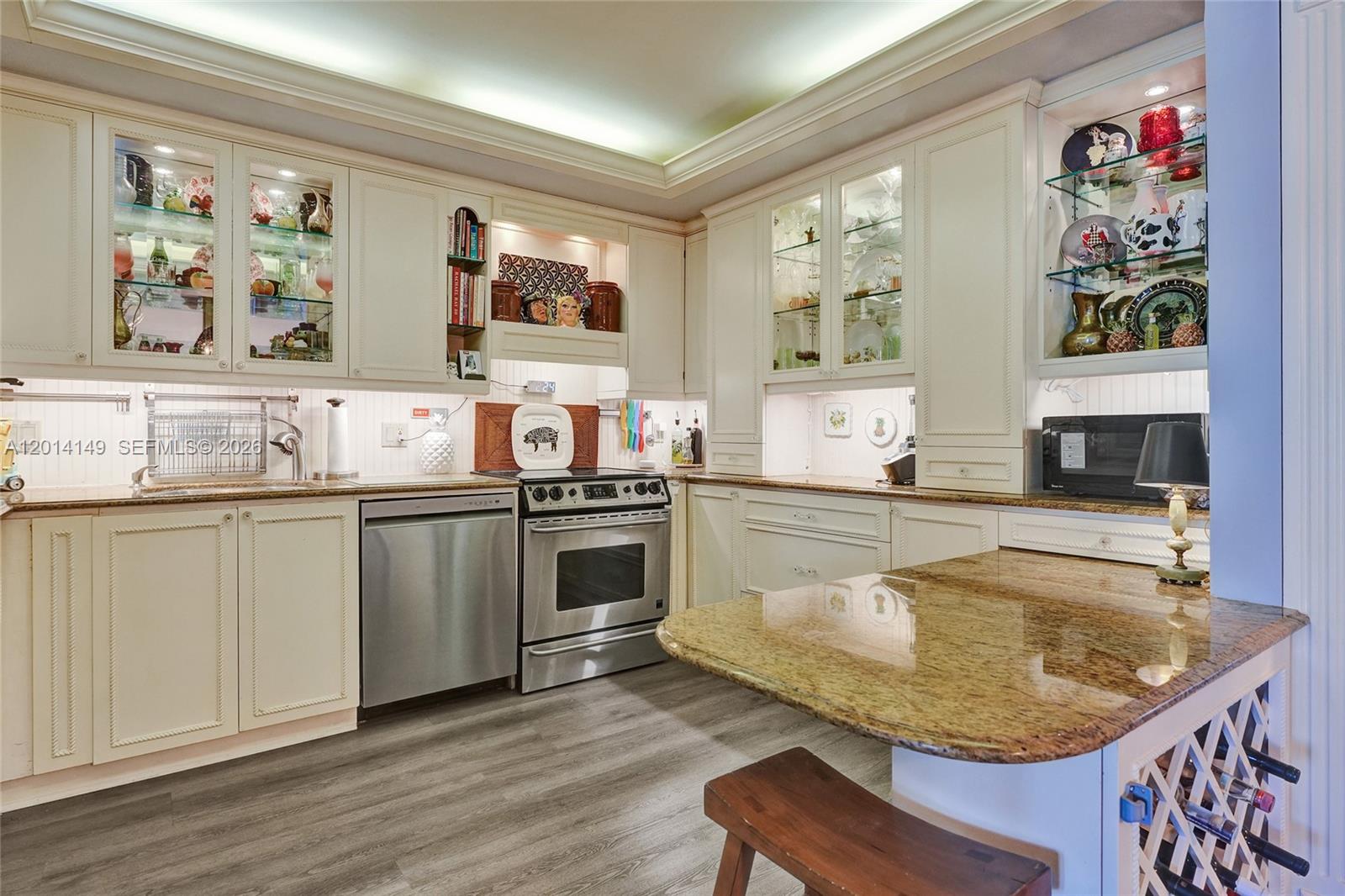JOCKEY CLUB III CONDO - Residential