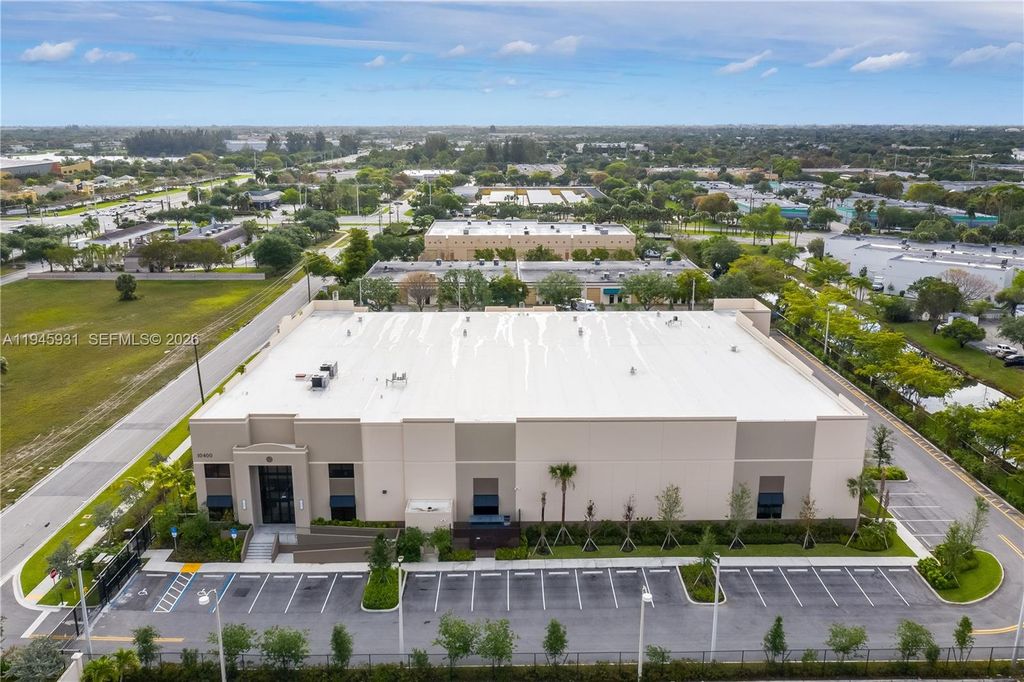 Photo of 10400 NW 55th St #Unit 200, Sunrise, FL 33351 (MLS # A11945931)