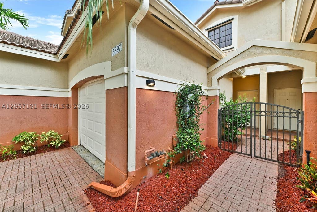 Photo of 3897 Tree Top Dr, Weston, FL 33332 (MLS # A12057191)