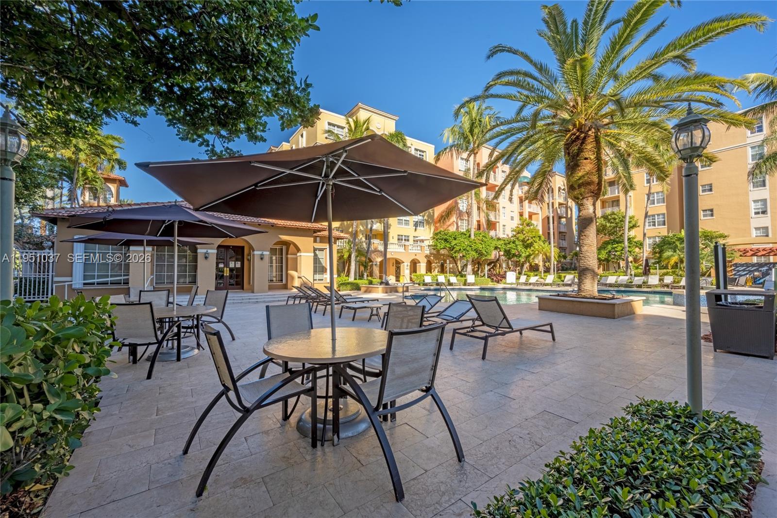 THE YACHT CLUB AT AVENTURA - Residential