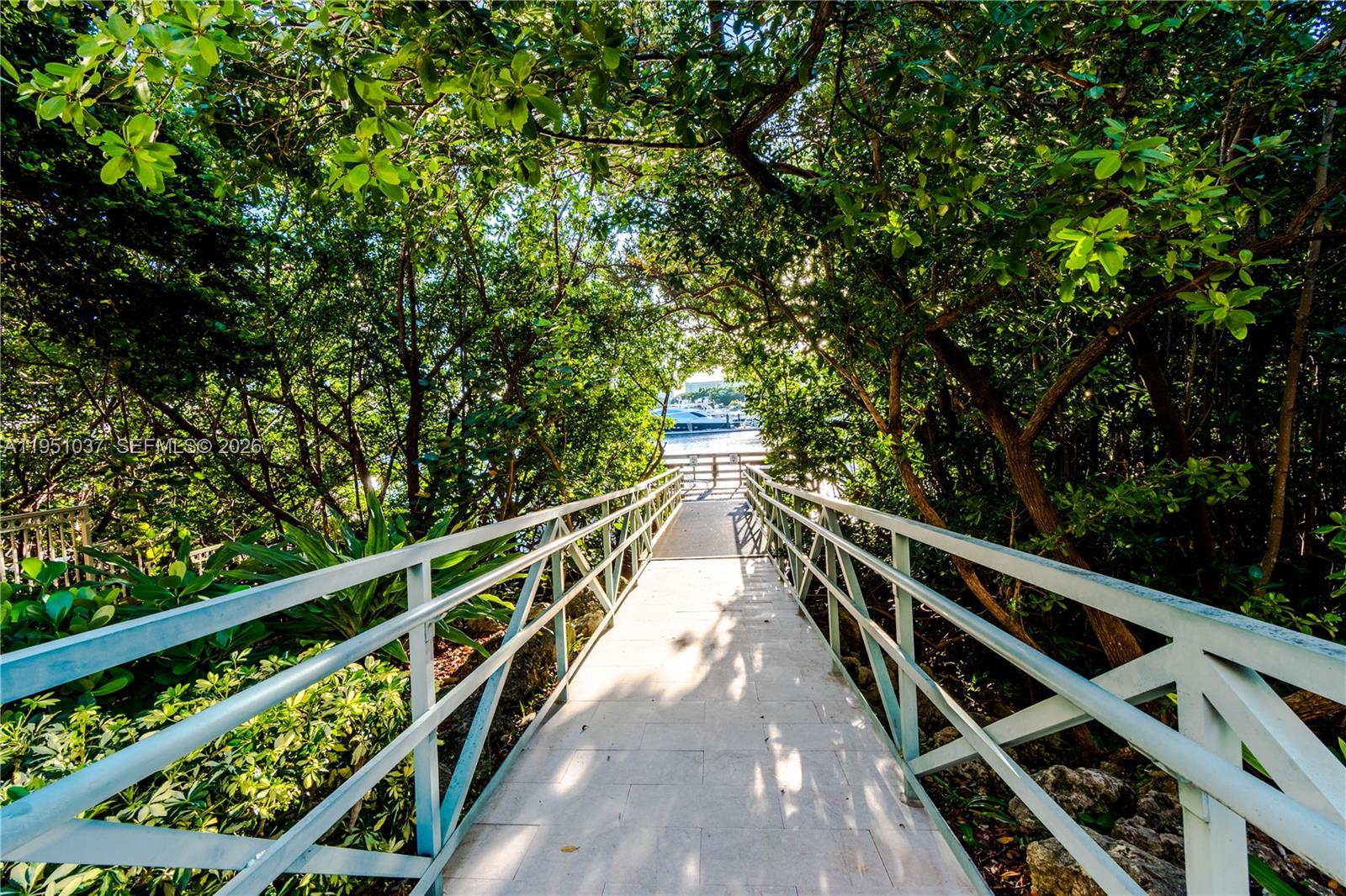THE YACHT CLUB AT AVENTURA - Residential