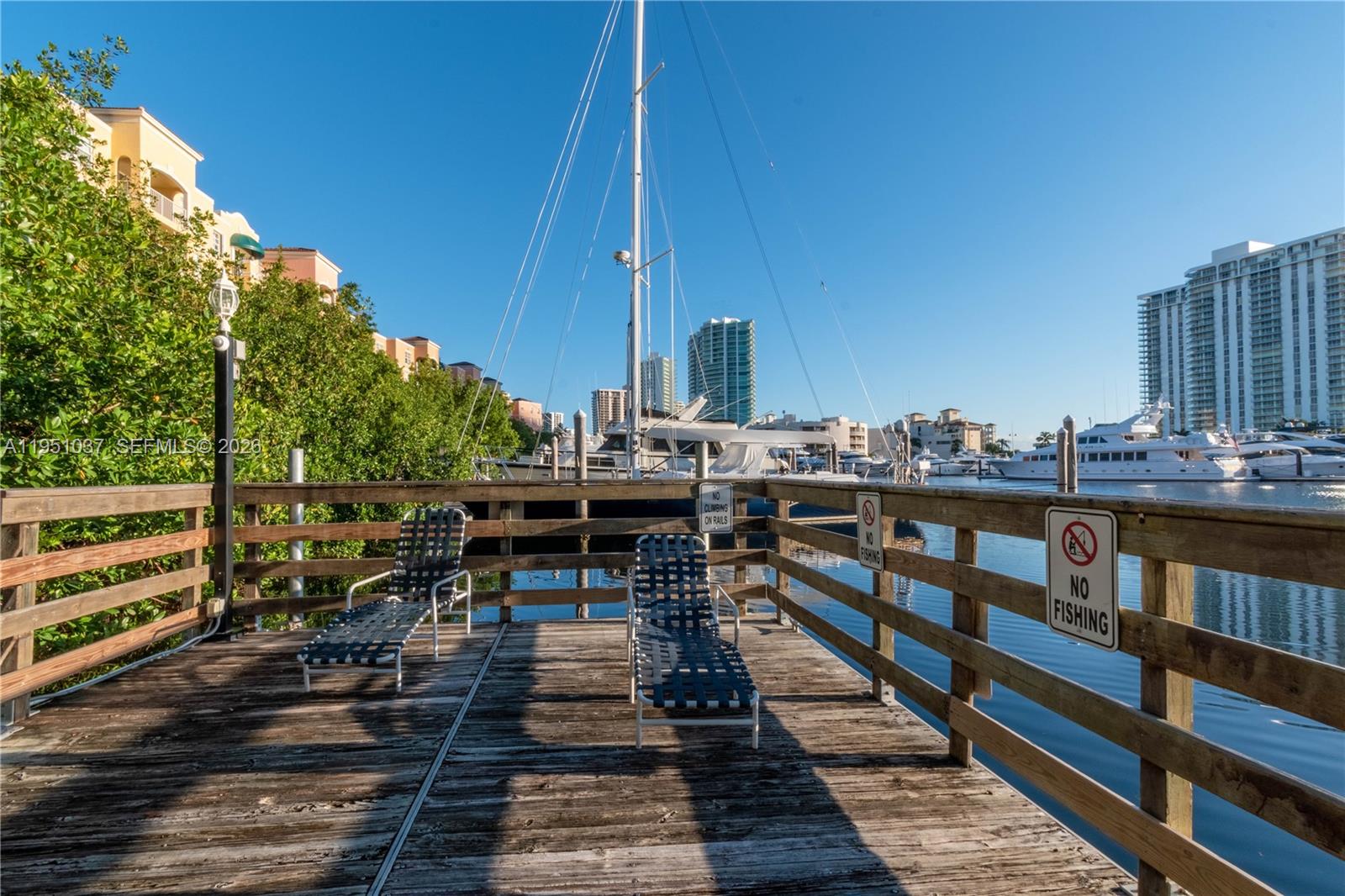 THE YACHT CLUB AT AVENTURA - Residential
