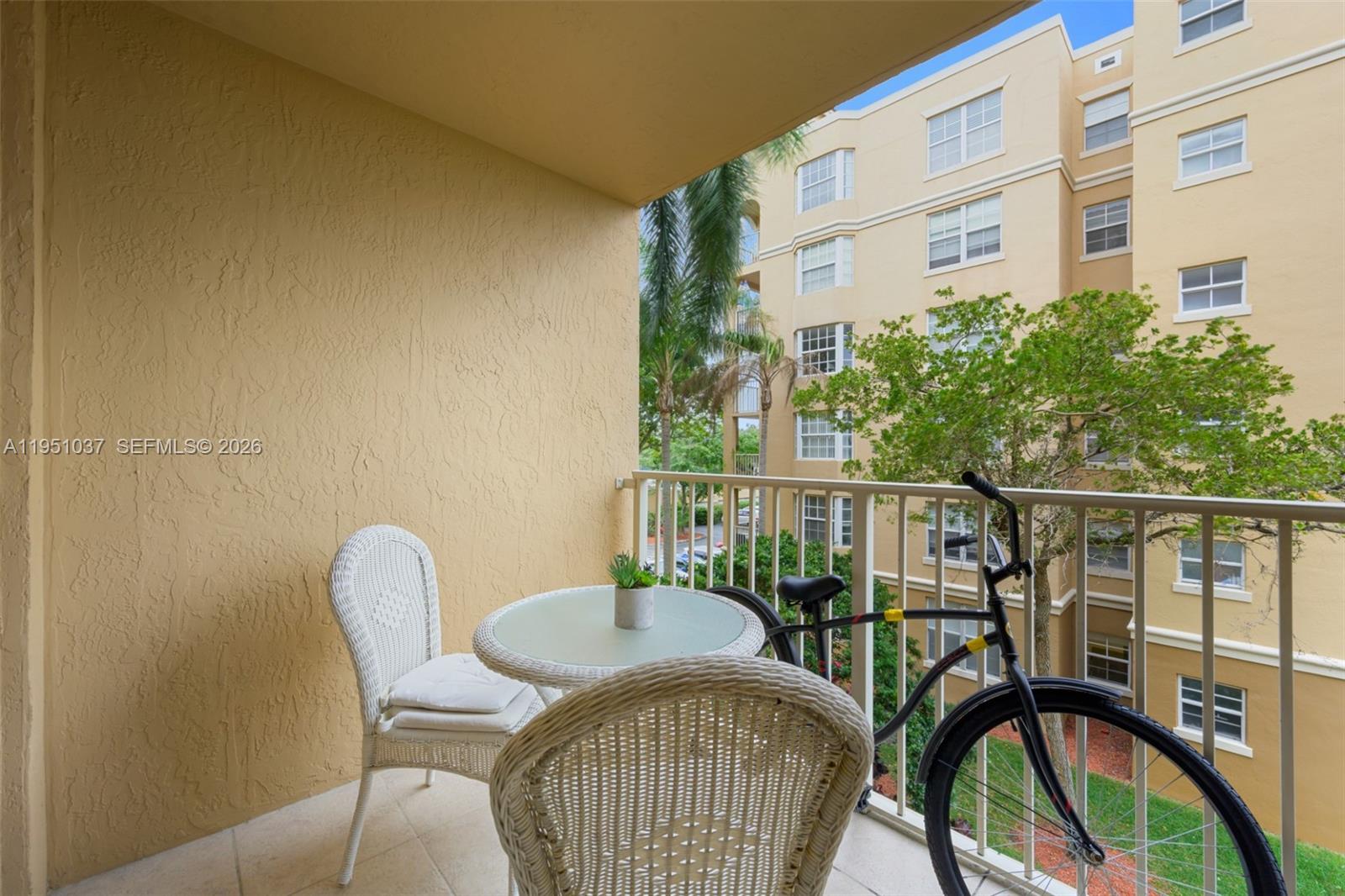 THE YACHT CLUB AT AVENTURA - Residential