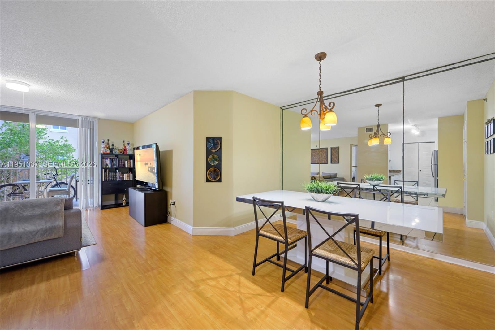 THE YACHT CLUB AT AVENTURA - Residential