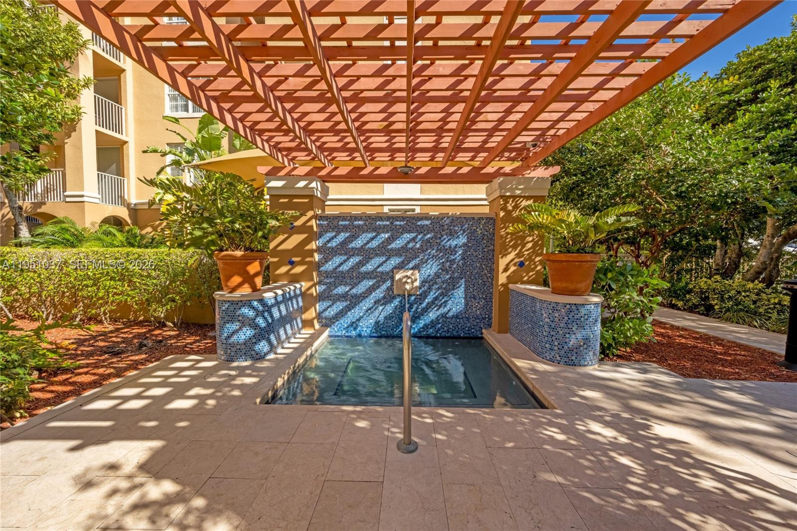 THE YACHT CLUB AT AVENTURA - Residential