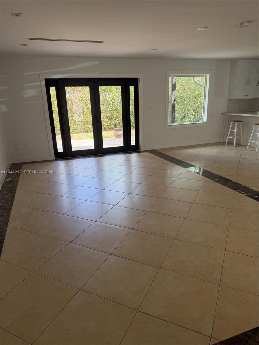 SUNSET GARDENS - Residential