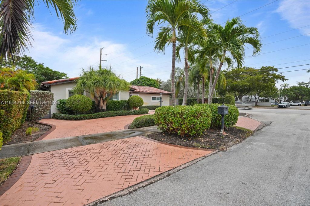 Photo of 7145 SW 92nd Ct, Miami, FL 33173 (MLS # A11944213)