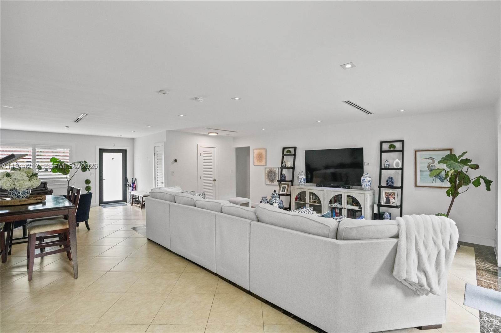 SUNSET GARDENS - Residential