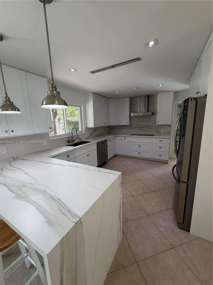 SUNSET GARDENS - Residential