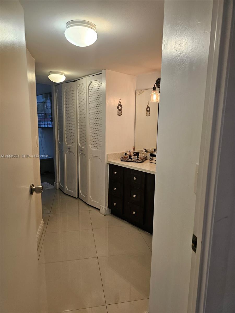 BISCAYA IV CONDO - Residential Lease