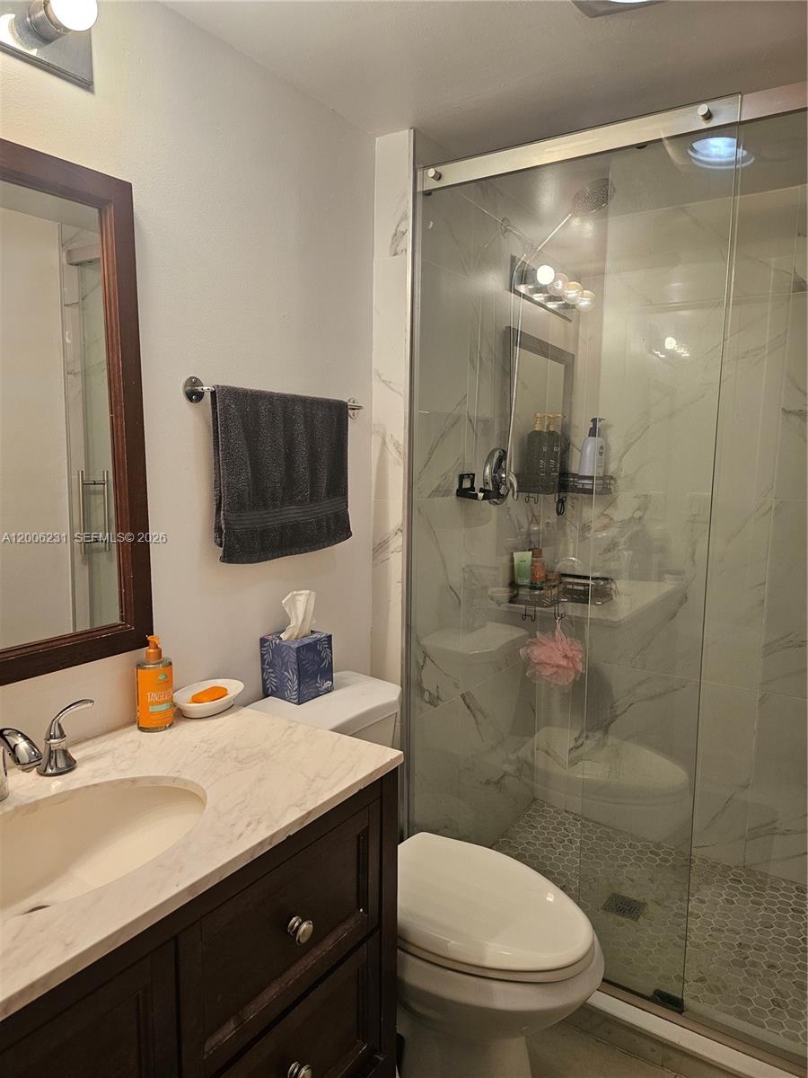 BISCAYA IV CONDO - Residential Lease