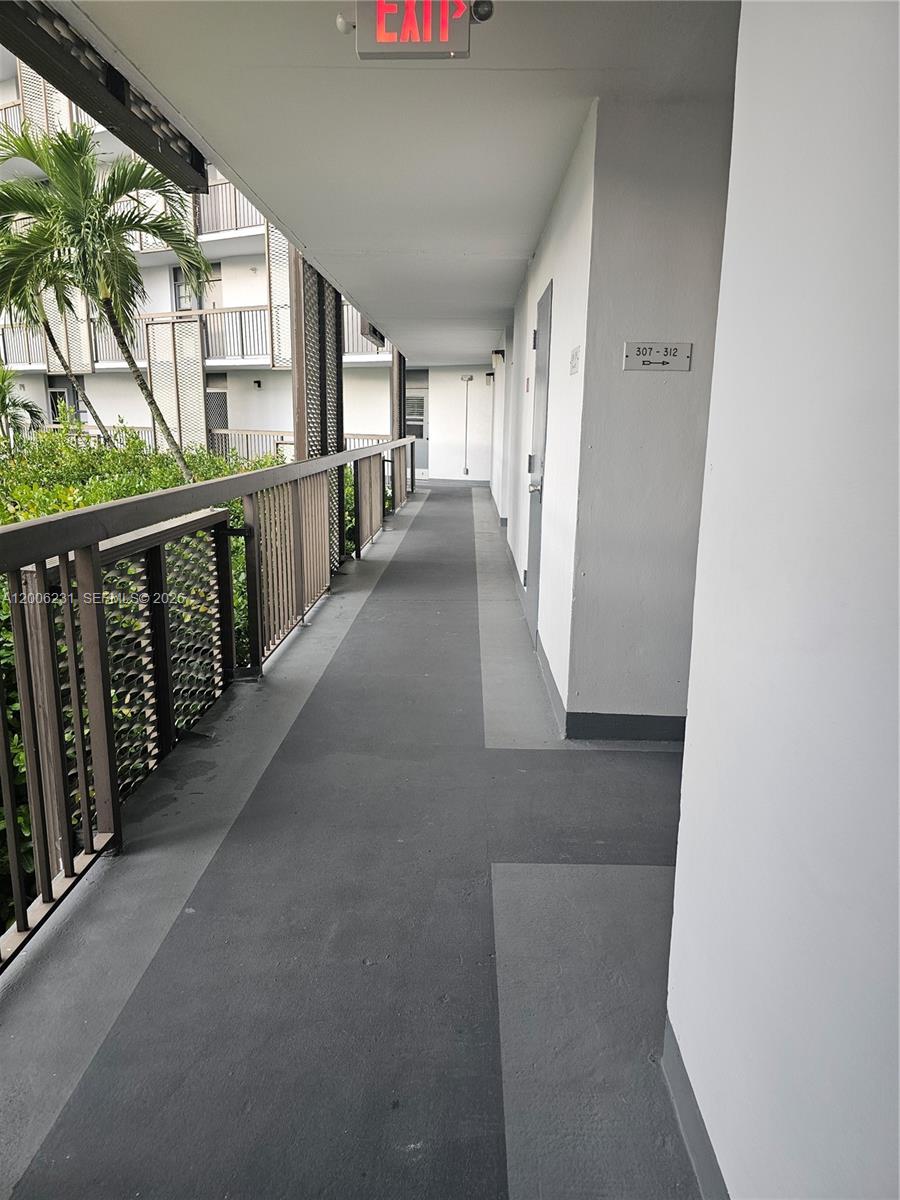 BISCAYA IV CONDO - Residential Lease