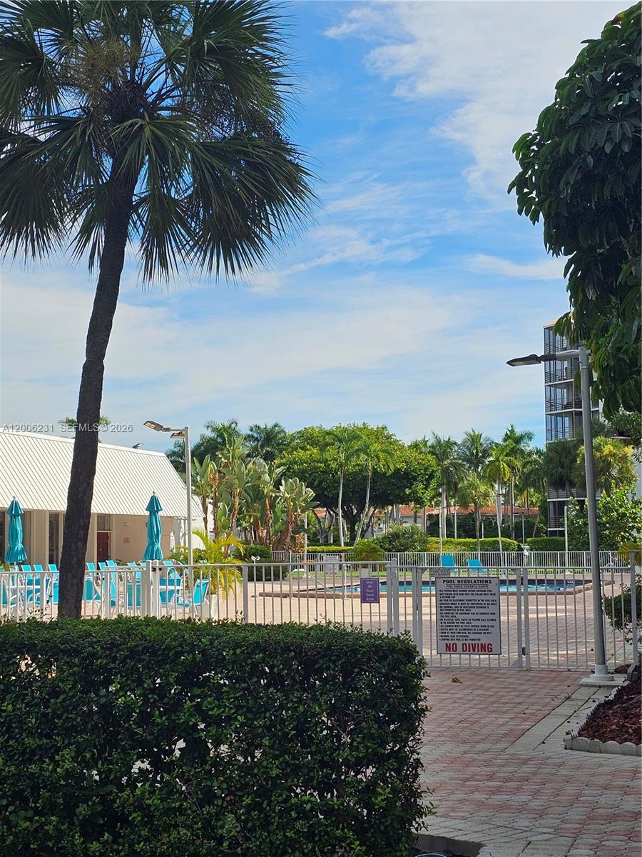BISCAYA IV CONDO - Residential Lease