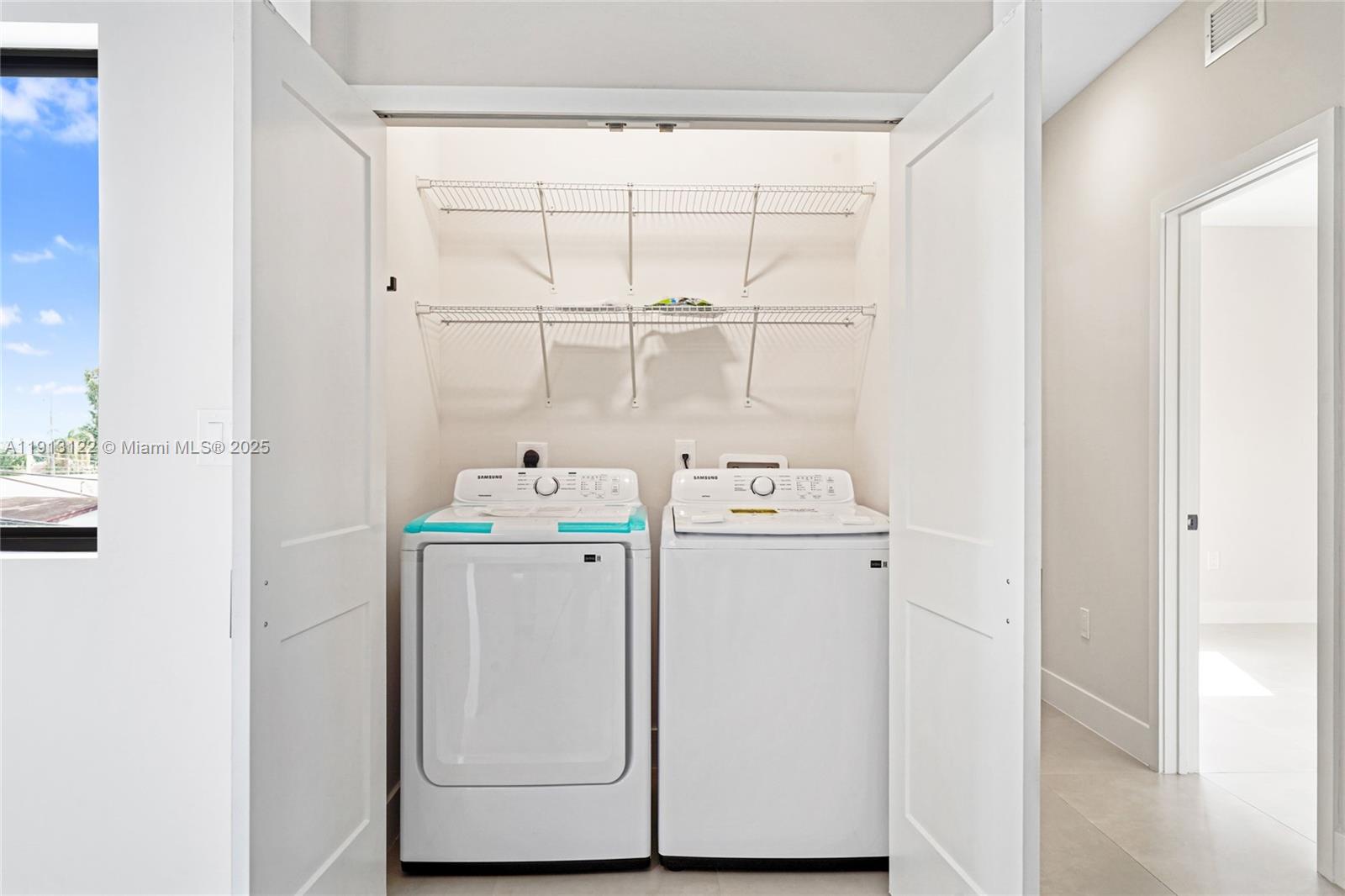 INGLESIDE PARK - Residential Lease