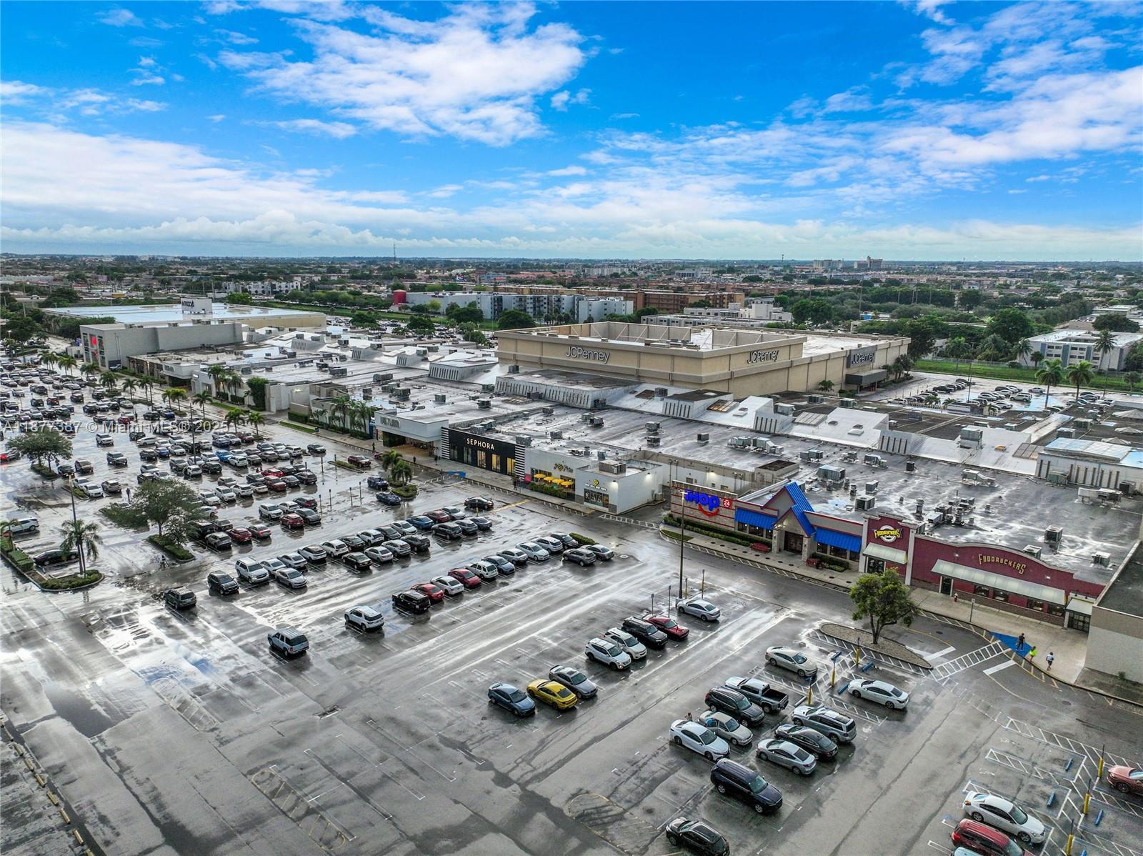 COURTYARDS II CONDO - Residential
