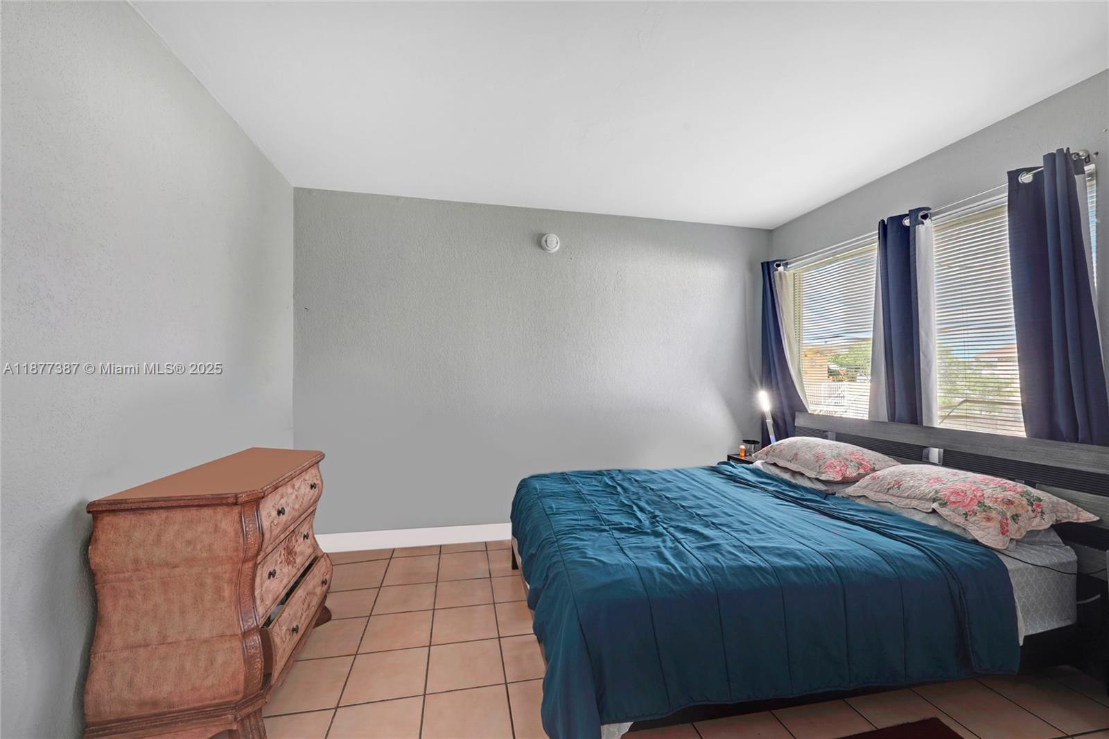 COURTYARDS II CONDO - Residential