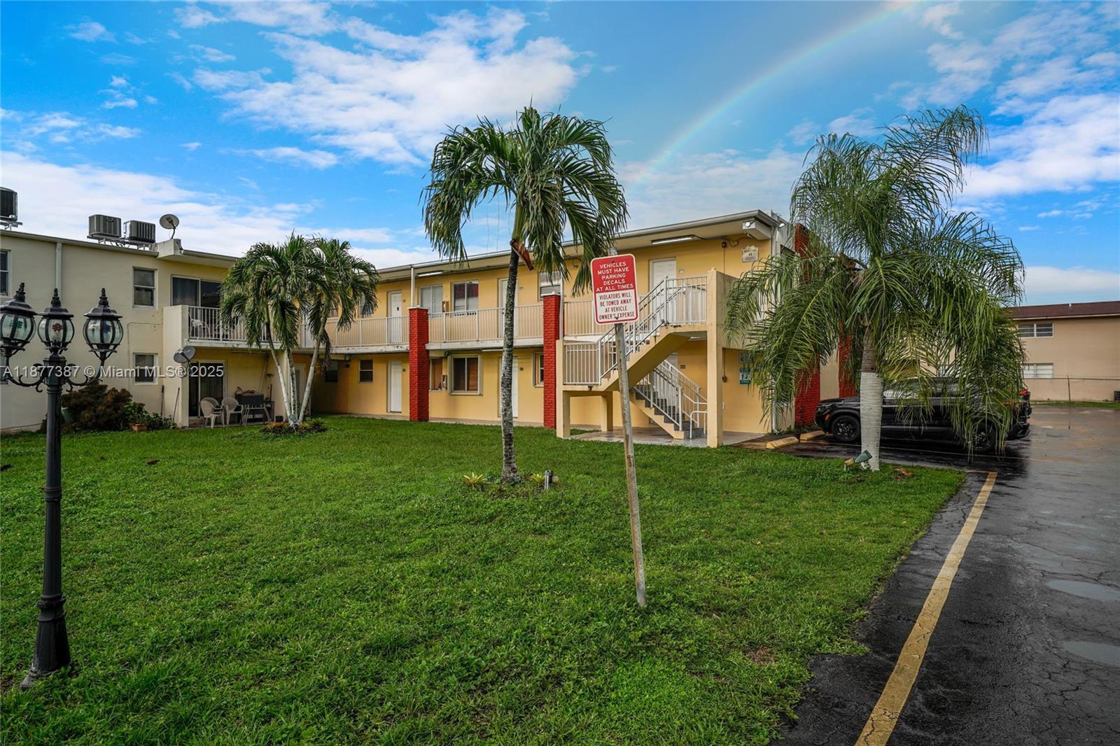 COURTYARDS II CONDO - Residential