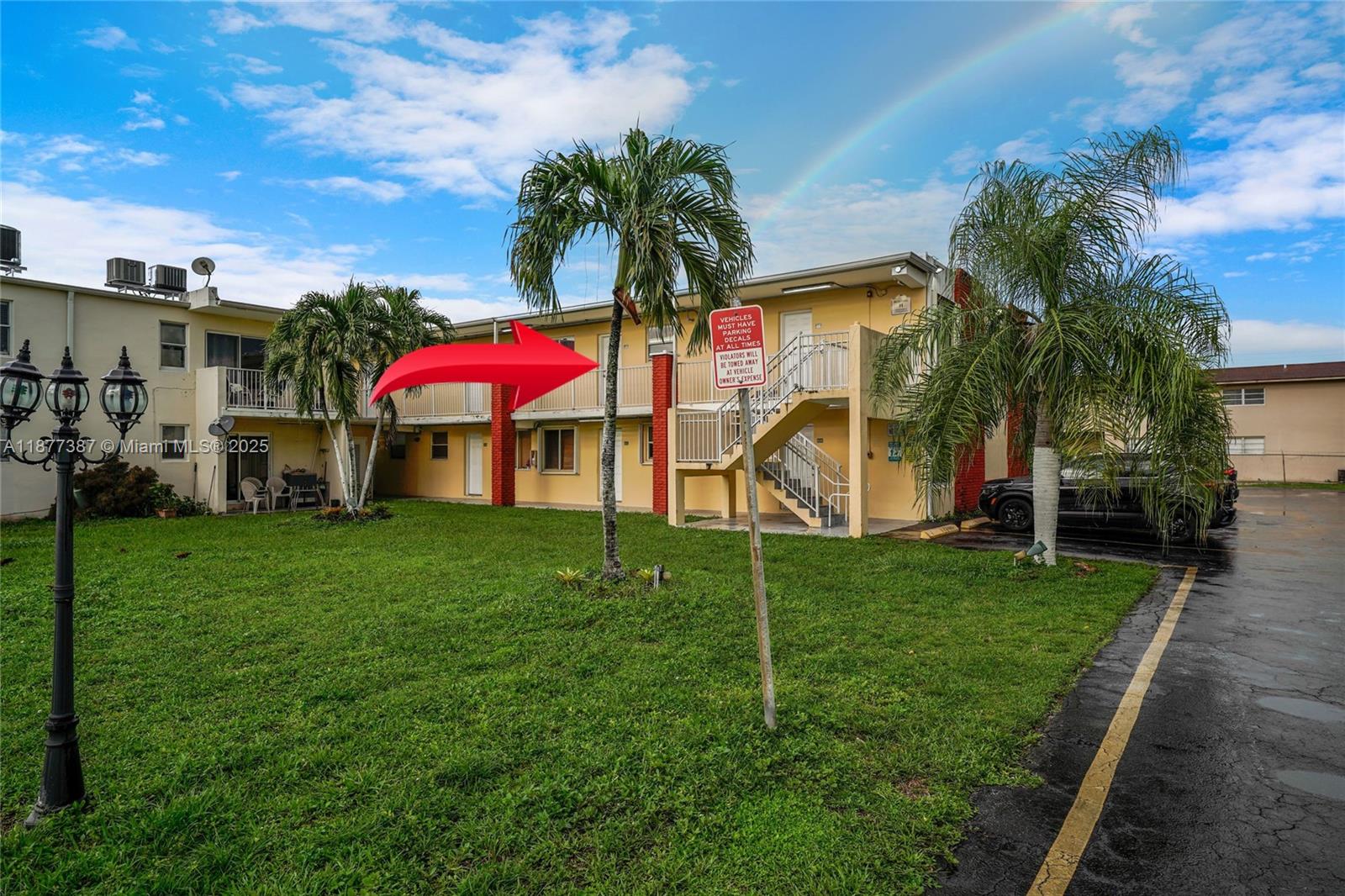 COURTYARDS II CONDO - Residential