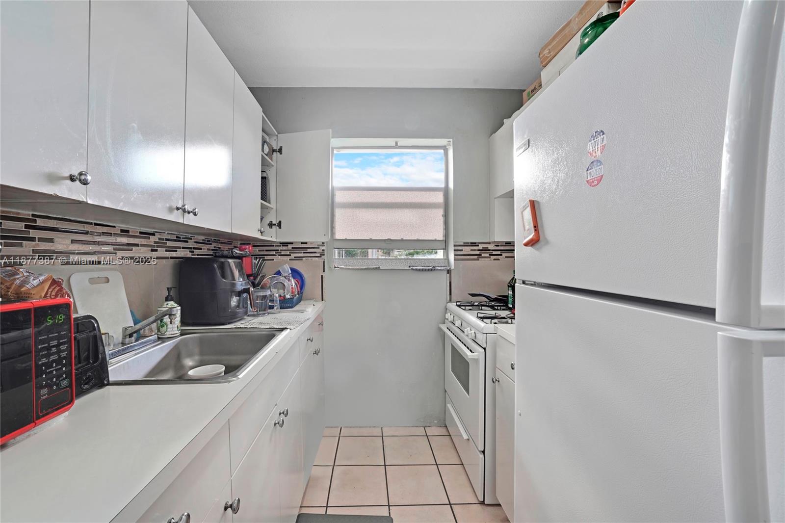 COURTYARDS II CONDO - Residential