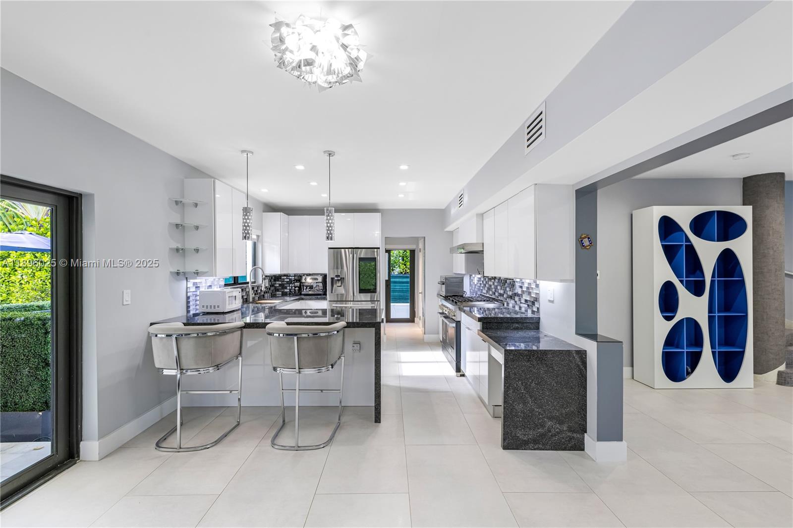 BEACH VIEW ADDN - Residential