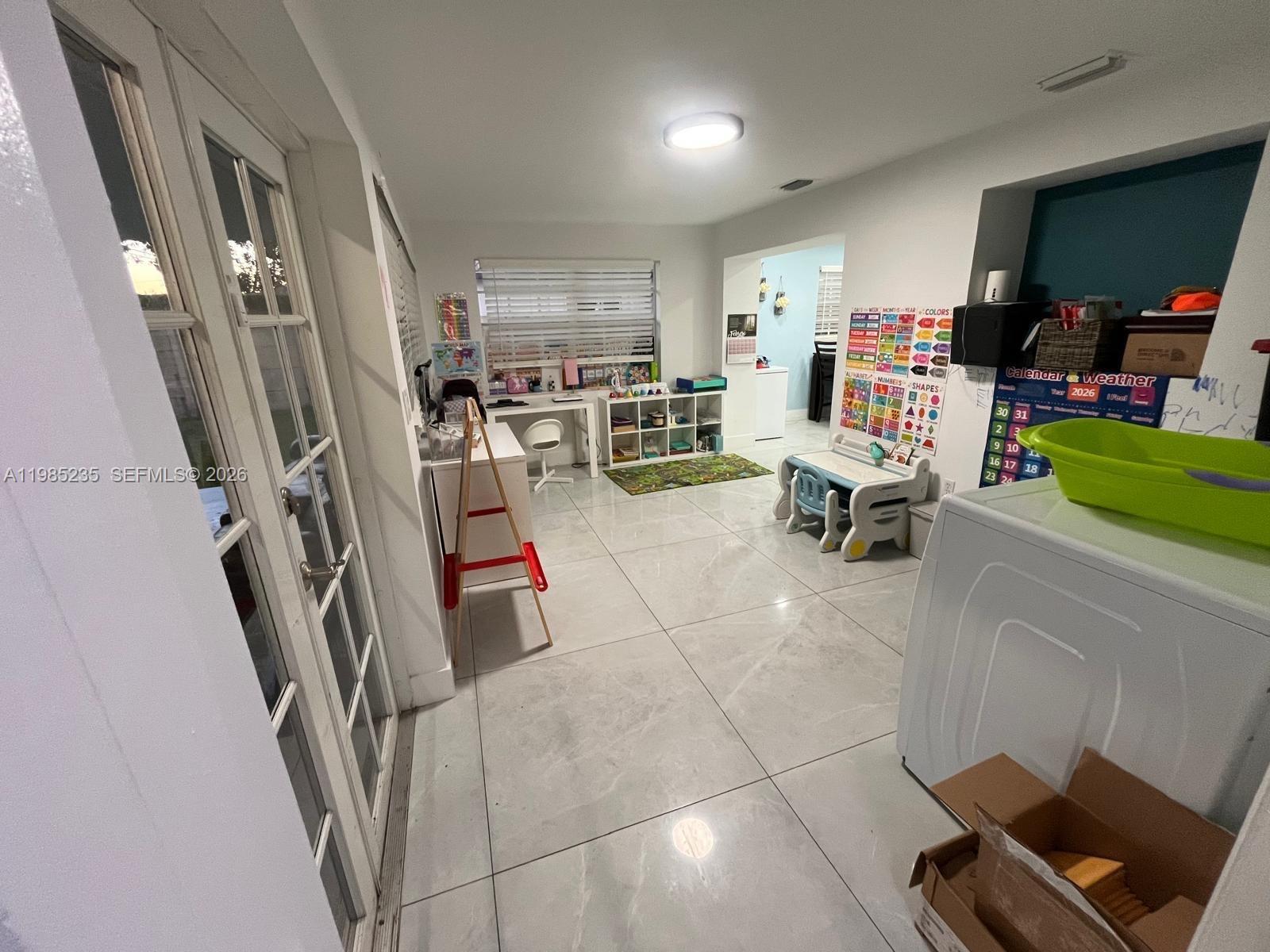 CORAL PARK ESTATES SEC 5 - Residential