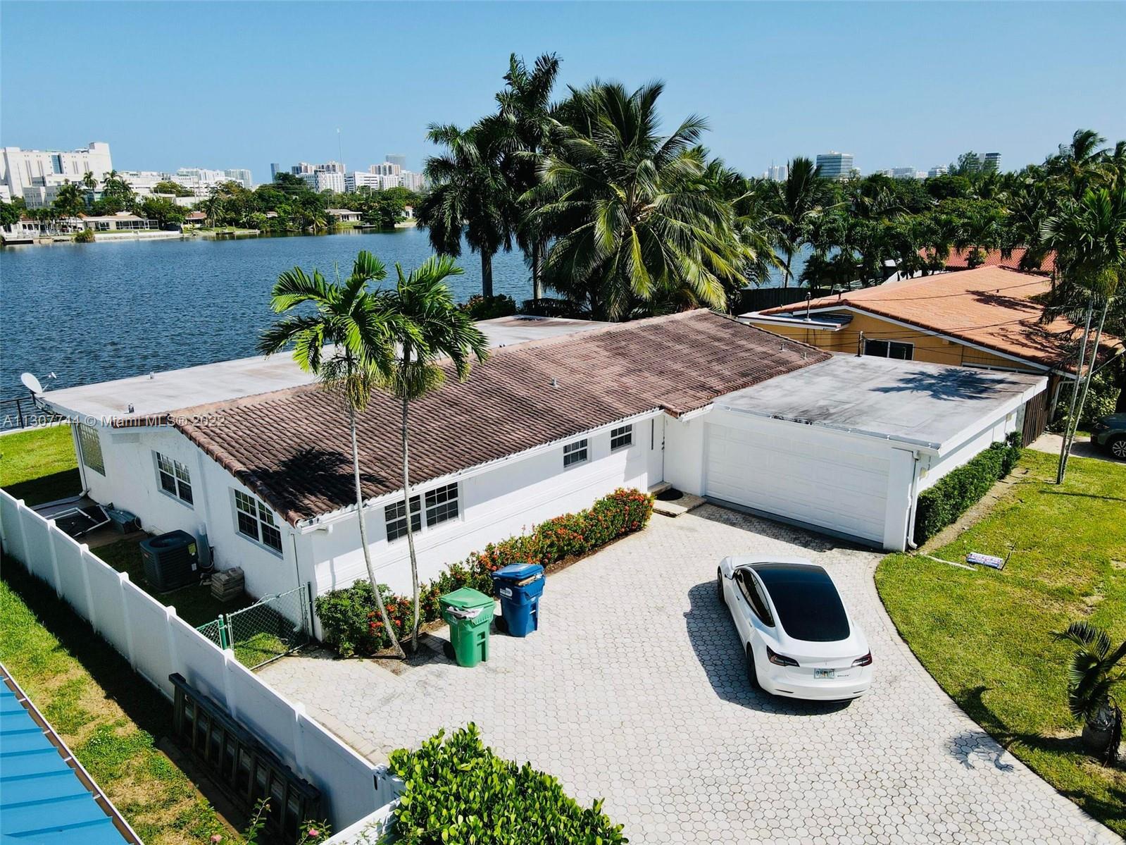 ***ONLY AVAILABLE TO RENT UNTIL 4/2023***
3/3 + Garage Single Family Home in aventura, located in the gated area of Highland Lakes. The inside feels much larger than square foot with spacious open concept kitchen, dinning, and living area to entertain including the direct view to the beautiful lake and backyard. Minutes from Aventura Mall, Gulf stream, New Brightline Station, and I 95.