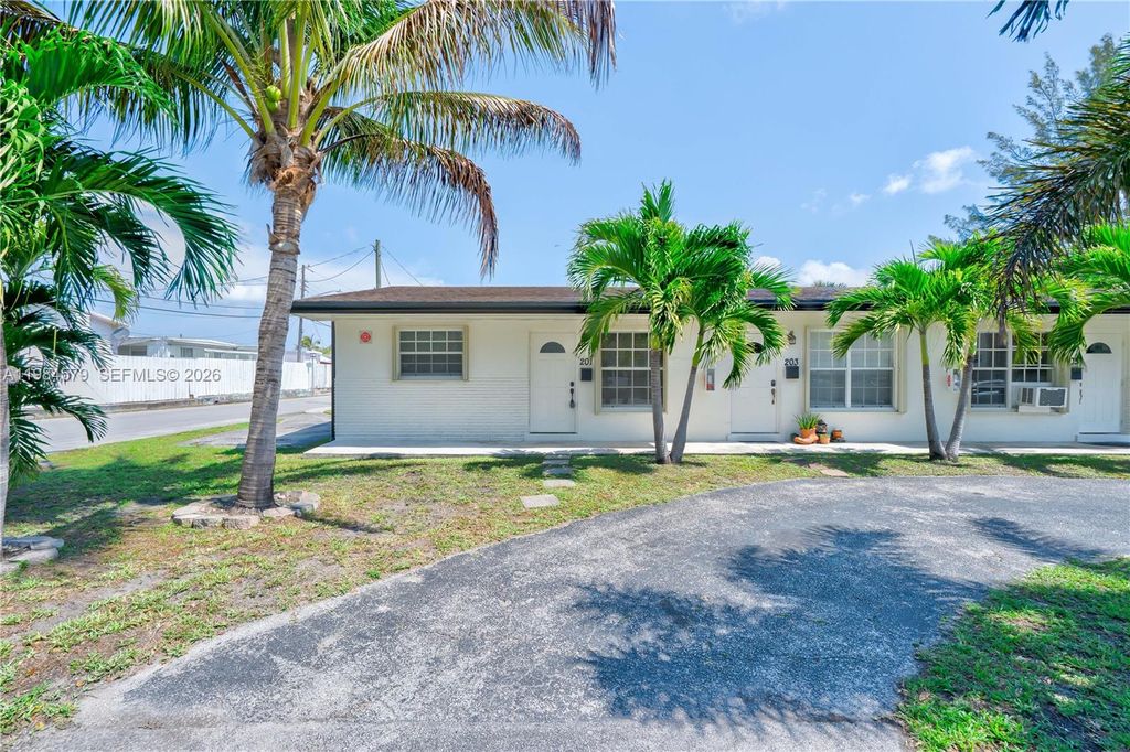 Photo of 201 SW 9th Ave #1-3, Hallandale Beach, FL 33009 (MLS # A11984579)