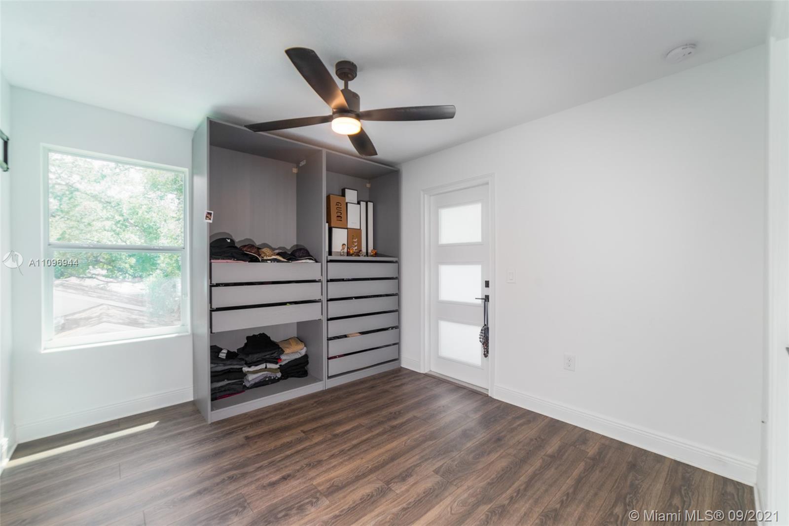 Tropical Pines - Residential